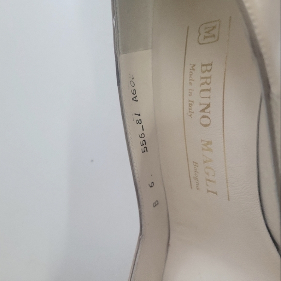 Bruno Magli Women's Vintage Leather Peep Toes Cream Made in Italy Heels Sz 6 - Picture 8 of 9